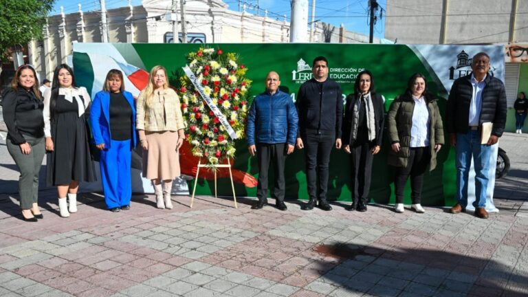 Lerdo Conmemora El Día De La Bandera Con Emotivo Acto Cívico